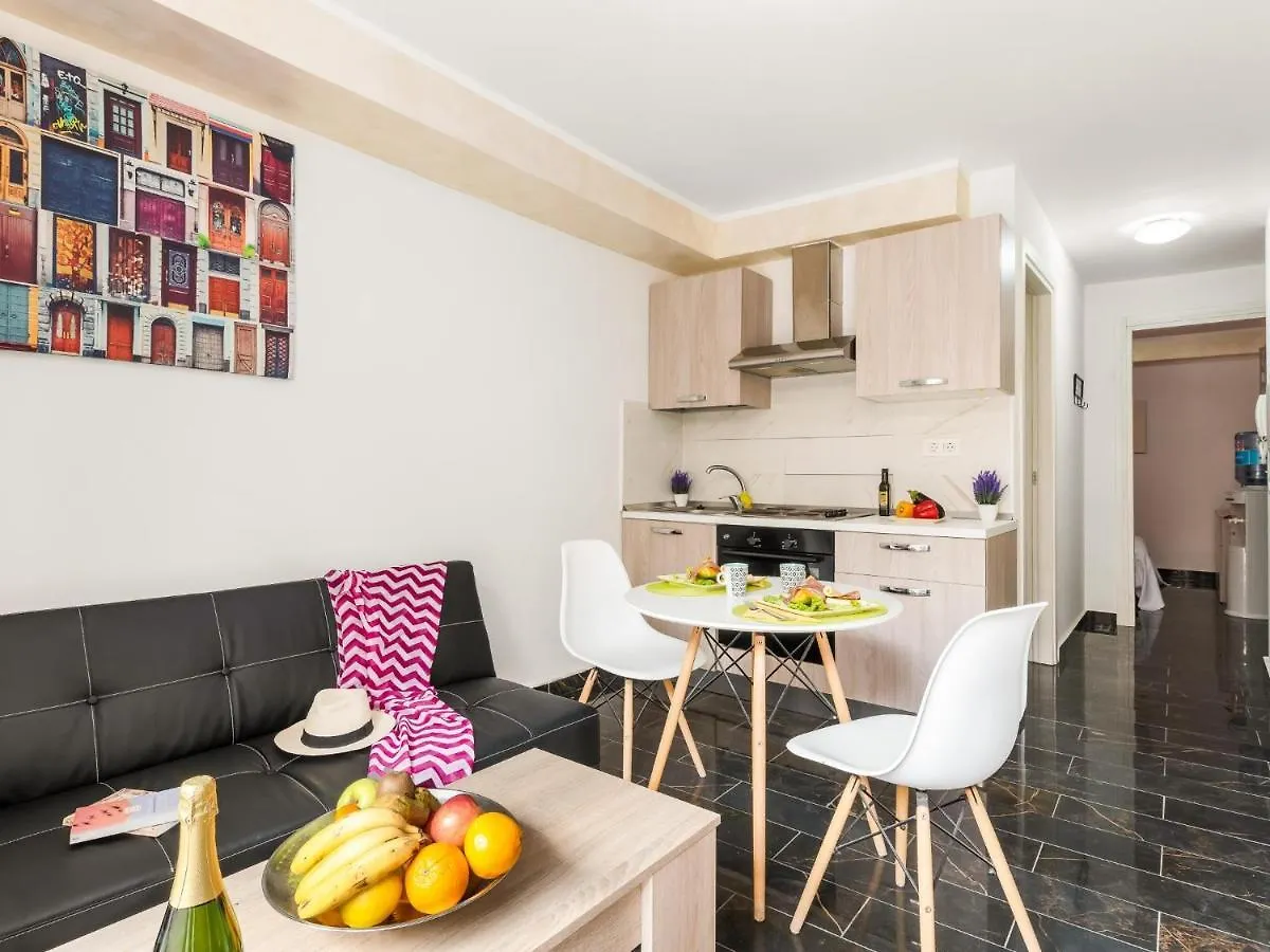 Appartement 1B Sofia Accommodation Close Services Sea, Wifi! Arona